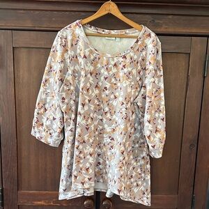 Logo Lounge Women’s balloon sleeve top